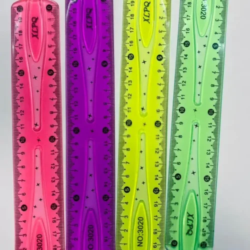 règle plate 20 cm XLPQ précise et pratique